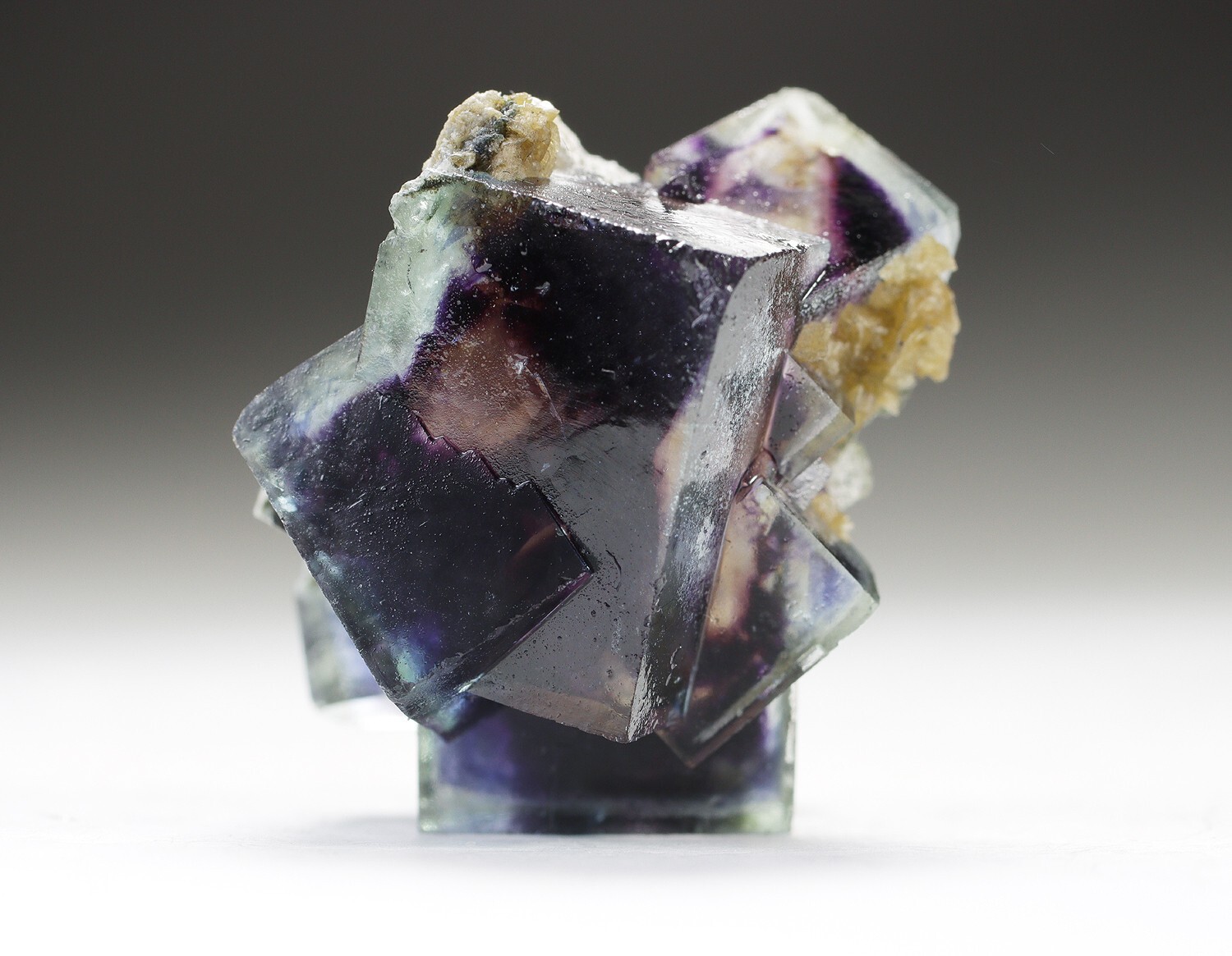 RAREST! ALIEN EYE Multicolor ZONED FLUORITE Crystal,Yaogangxian Mine,China