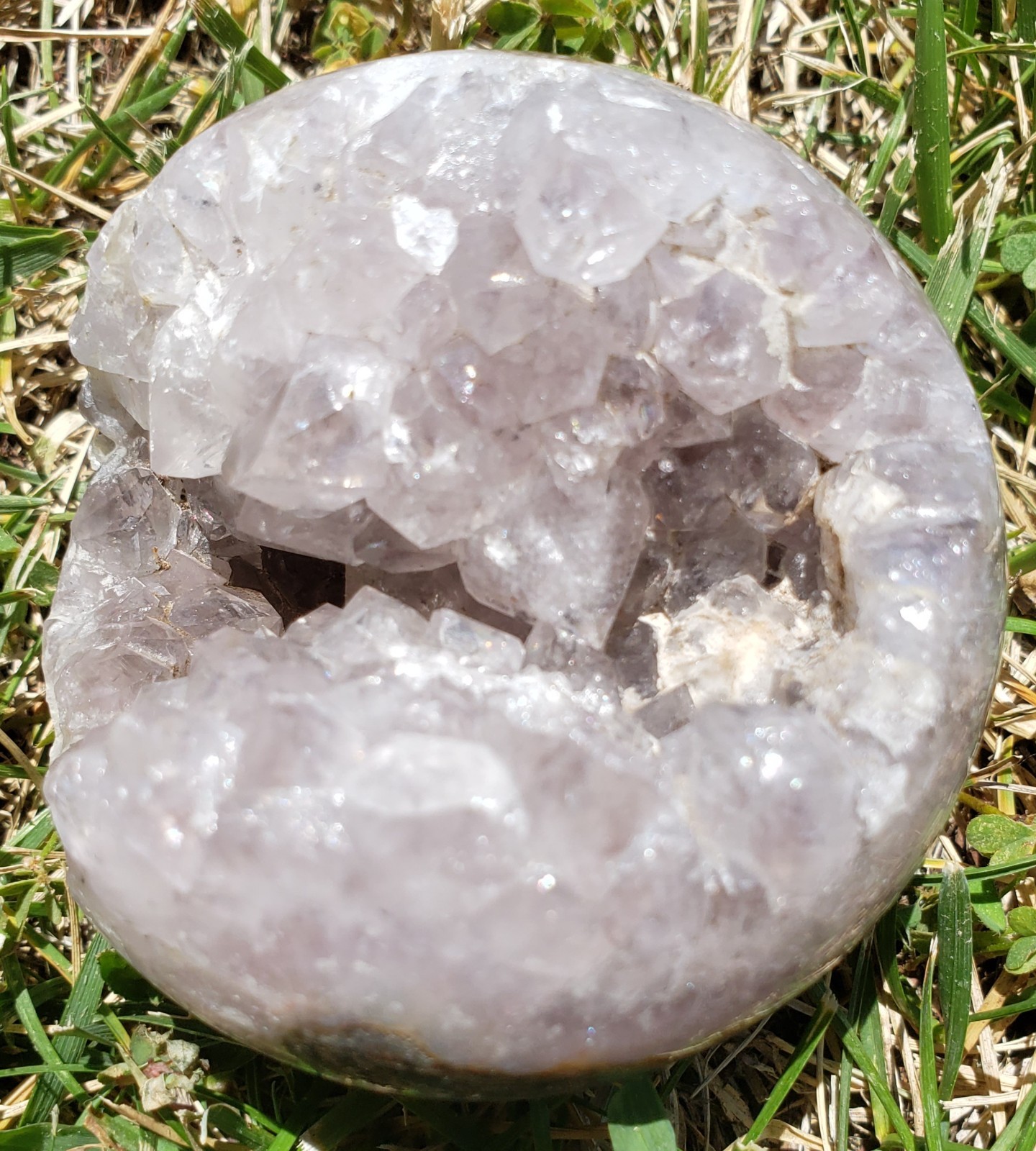2.8″ Purple Amethyst Quartz Crystal Ball Orb Sphere Rainbows Druzy Matrix, 383g