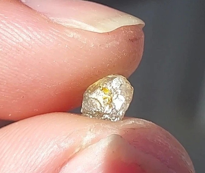 BICOLOR ORANGE & LIGHT BLUE SAPPHIRE FROM MONTANA, USA
