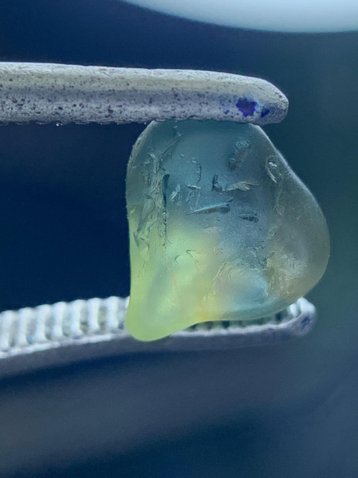 1.85 Crts Gorgeous Piece Facet Grade Blue & Green (Teal) sapphire Rough