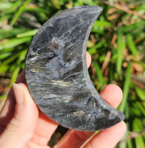 1pc Arfvedsonite Moon Manifestation Stone Quartz Healing Reiki Gift Energy Decor