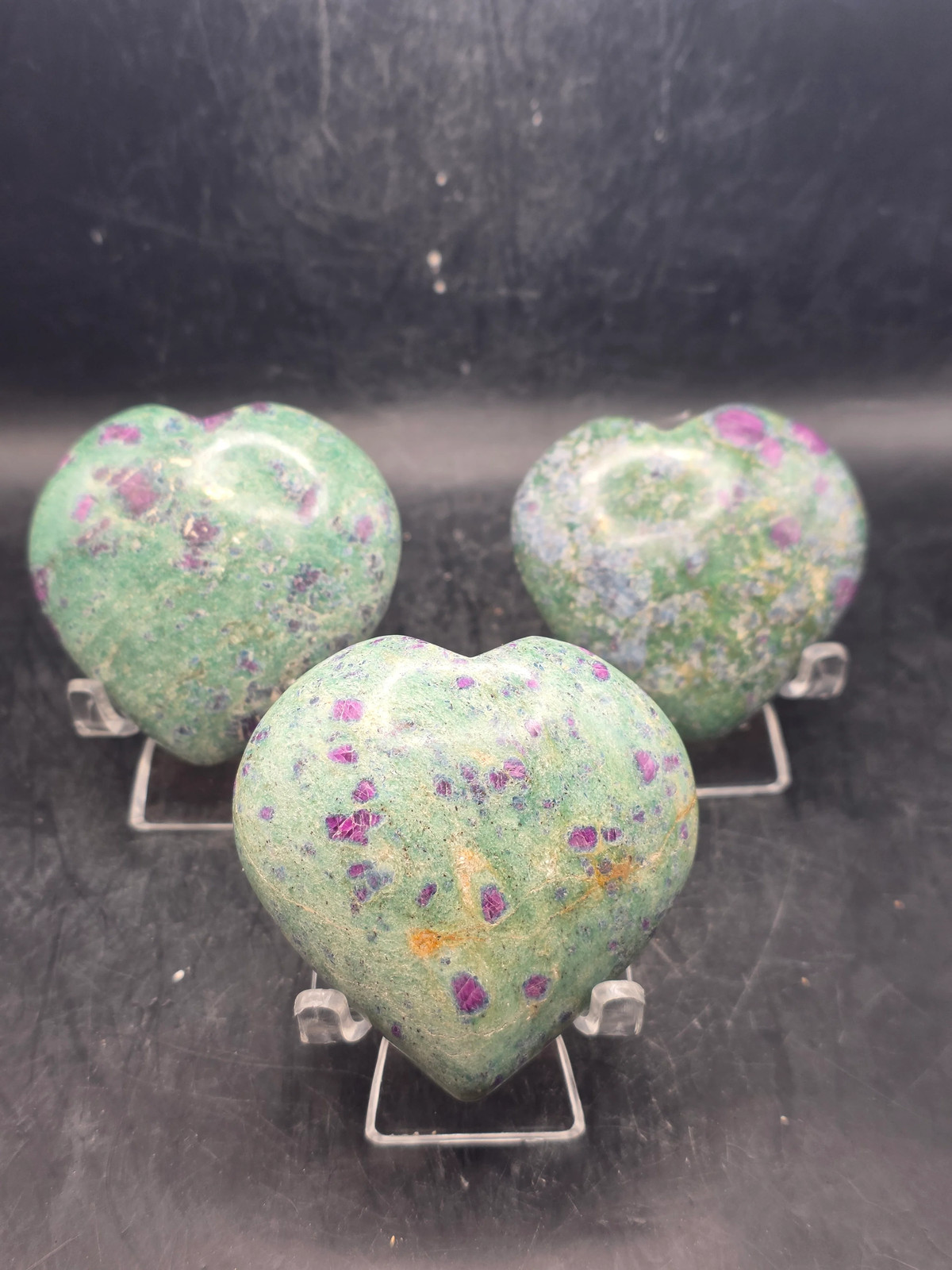 Ruby fuchite heart! Uv reactive, 4 ounces, 2.2 by 2.1 inches