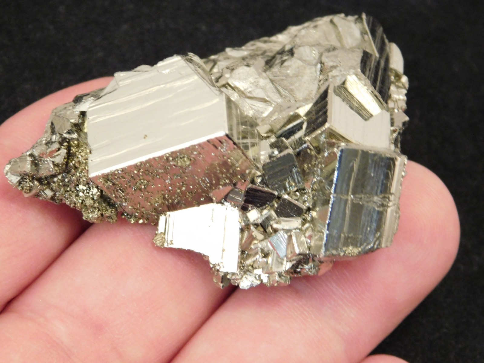 Smaller PYRITE Crystal CUBE Cluster! Nice and 100% Natural Peru 74.6gr