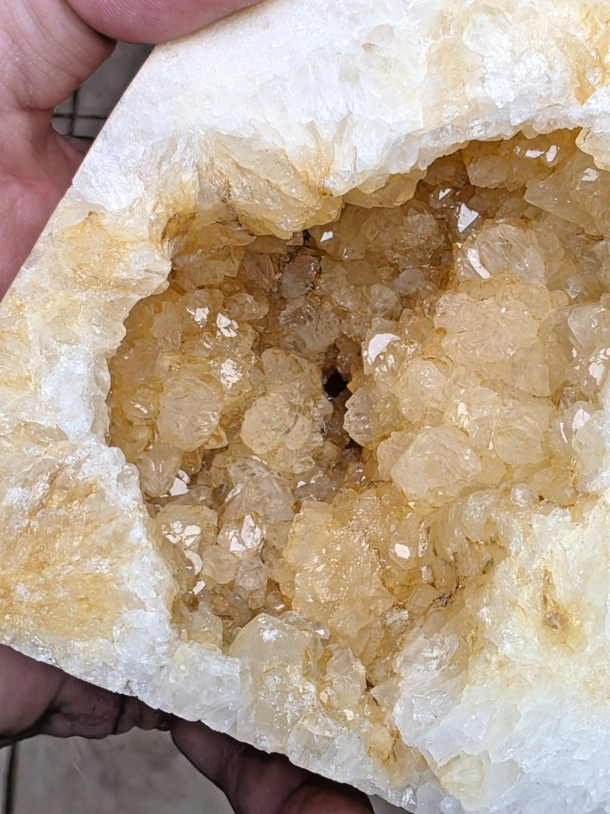 2.47 lb Tennessee Quartz Tower with Geode Quartz pocket 5 inches Free Standing
