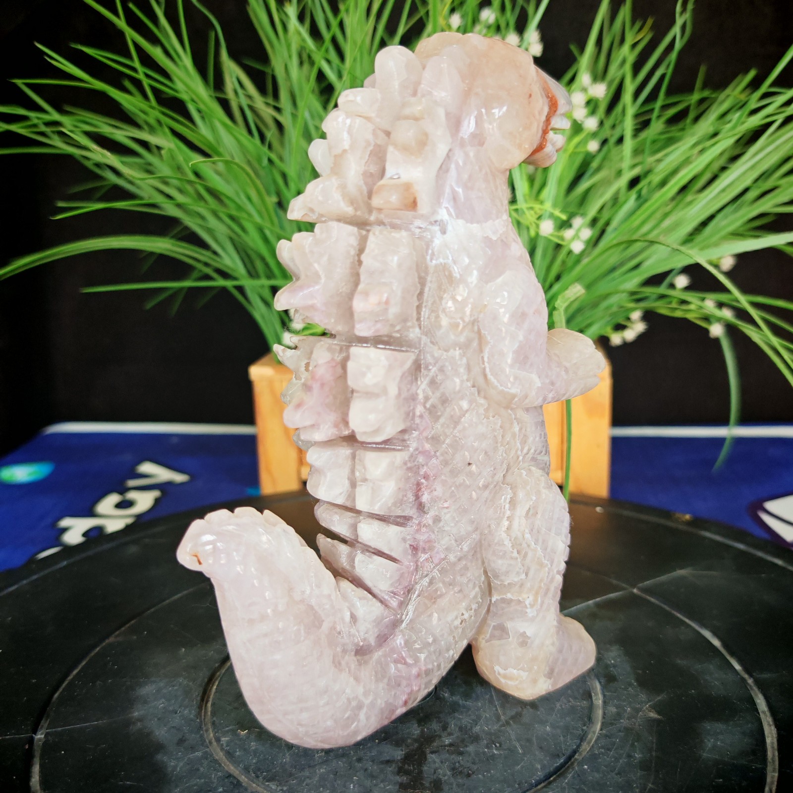 4.40LBTop natural crystal hand carved therapeutic artwork2.0kg
