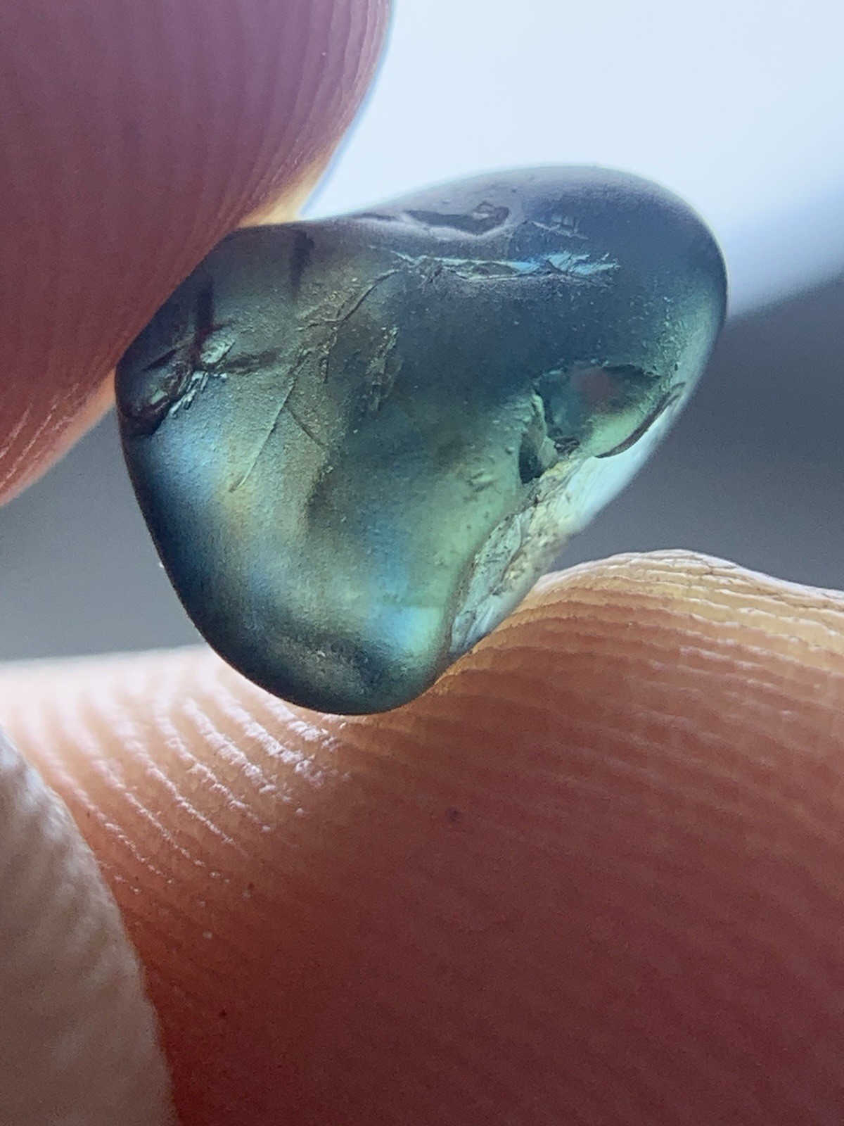 1.58 Crts Gorgeous Piece Facet Grade Blue & Green (Teal) sapphire Rough