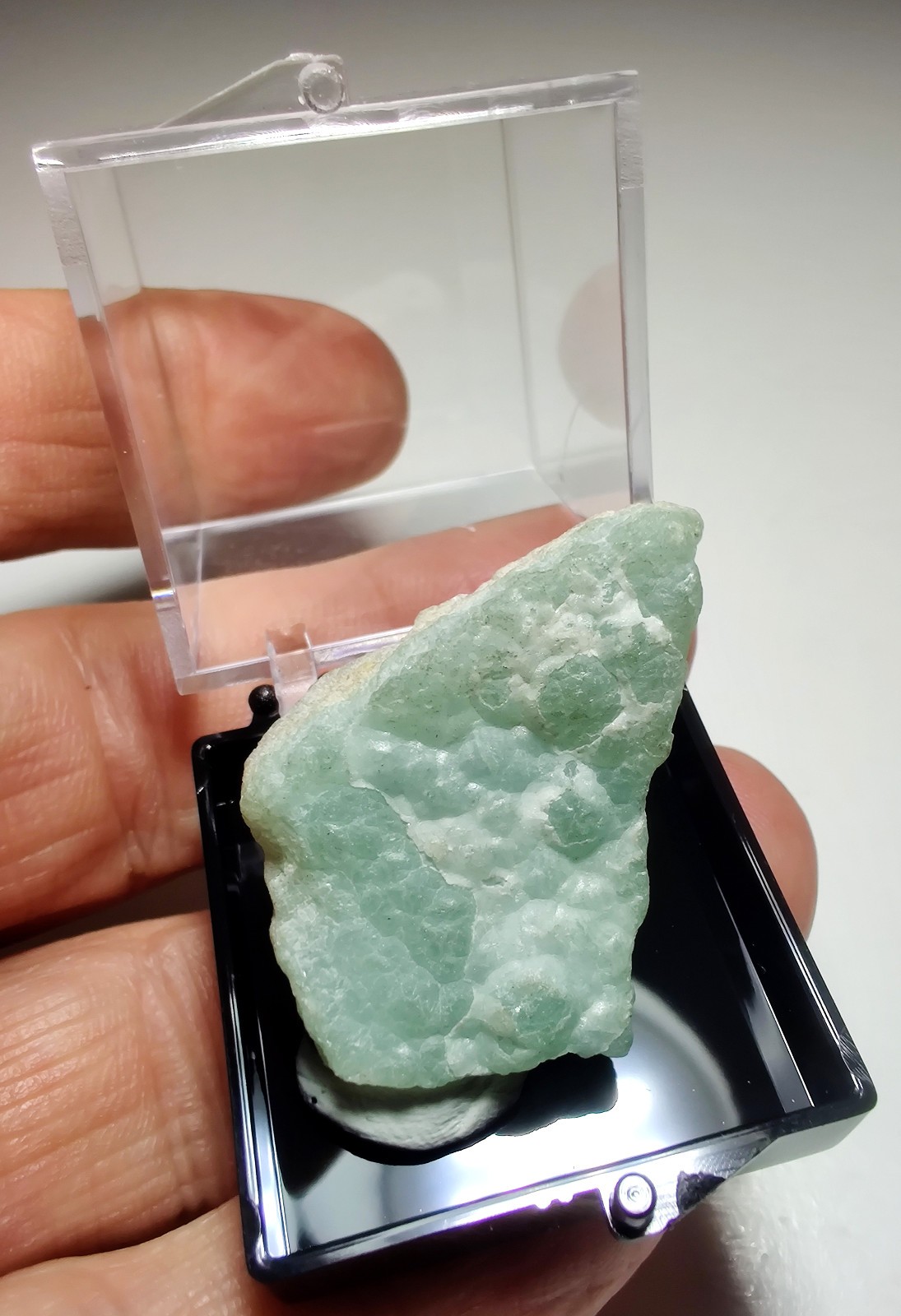 Smithsonite on matrix, fantastic color! Kelly Mine, New Mexico. 4 cm.