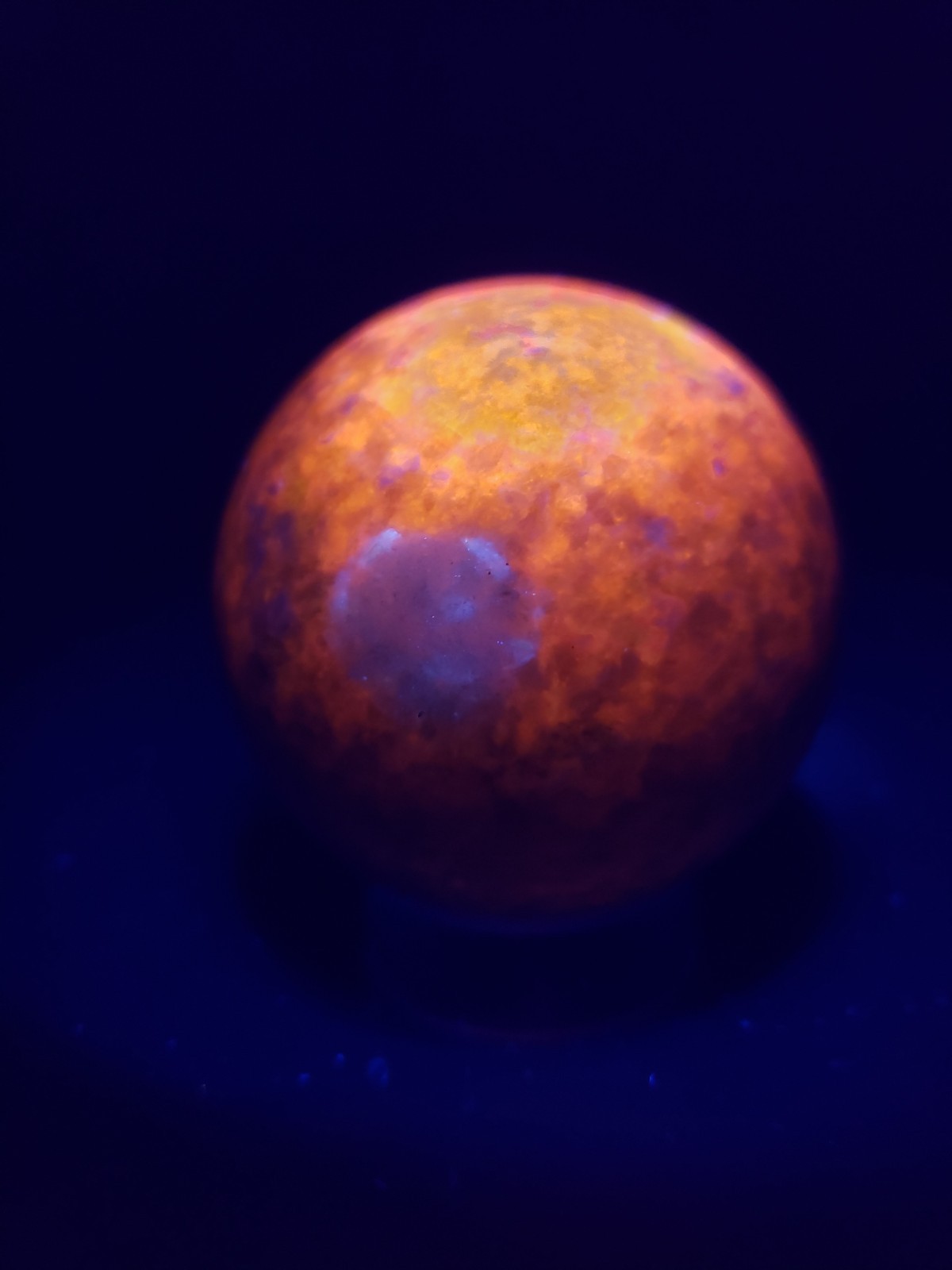 2.15″ Hackmanite Mineral Sphere Orb Ball STRONG UV, 220g or 7.76 oz