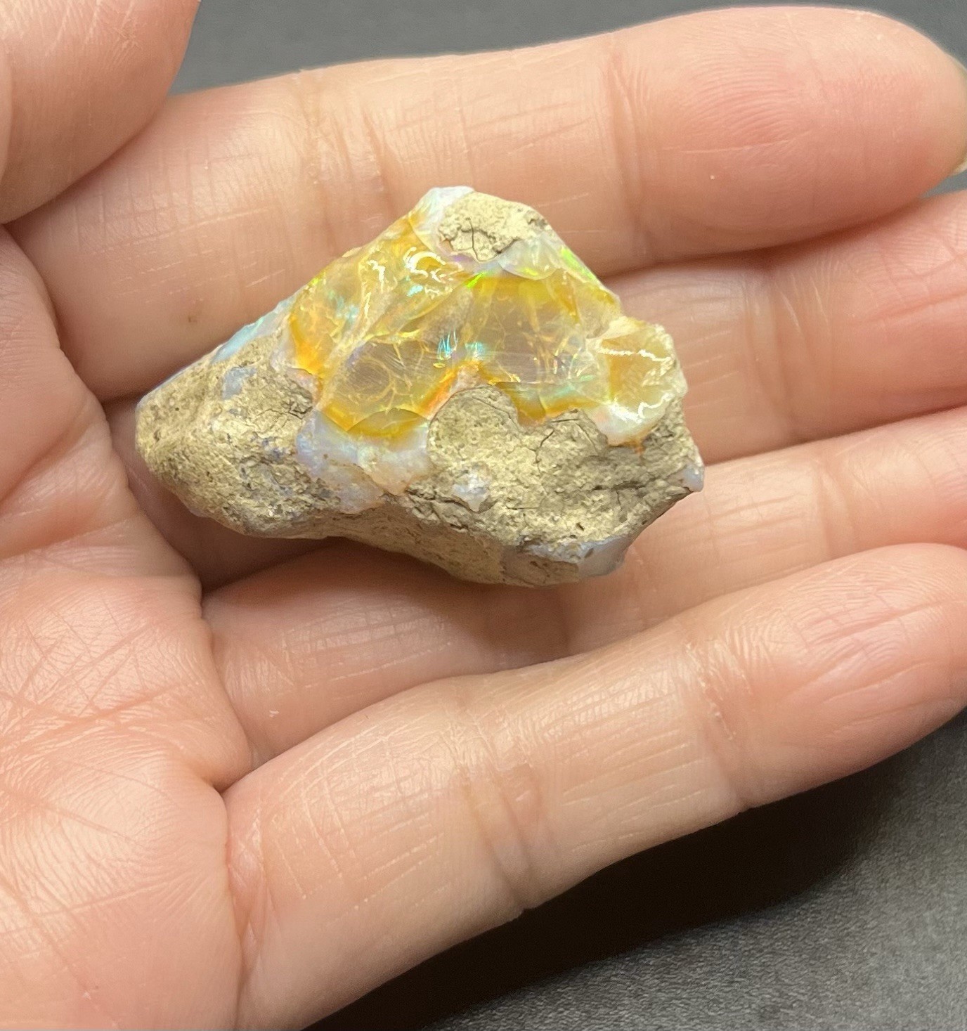 Ethiopian Welo Genuine Opal 14.5g Approx 1 1/2in AWESOME FLASHES