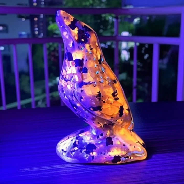 Natural Yooperlite Stone Crow UV Reactive Sodalite Raven Statue Handmade Decor
