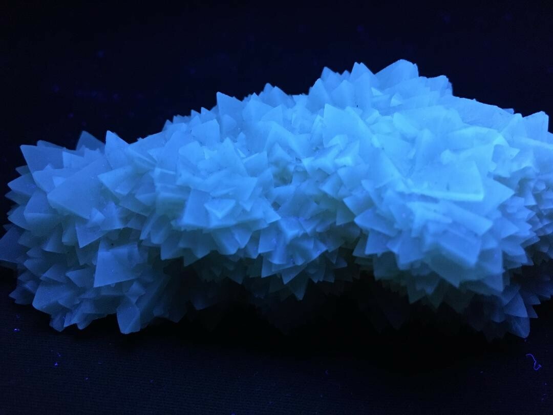 KB: BRIGHT!! FANTASTIC! CALCITE XLS. SW FL. YELLOW/WHITE SW & PHOS. FROM SPAIN