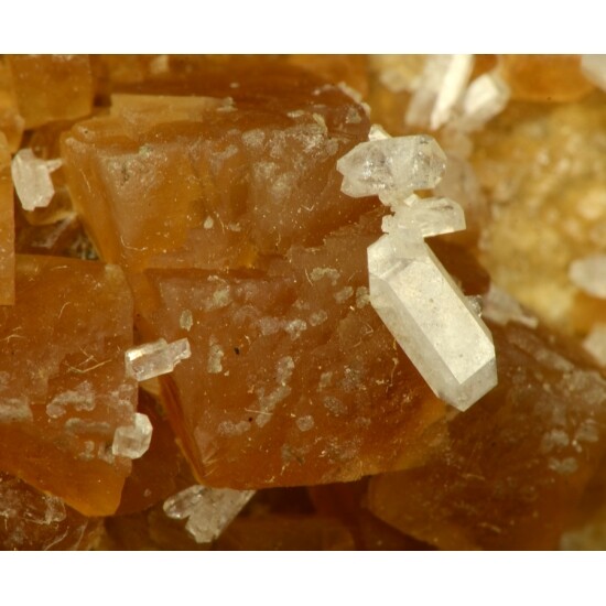 KB: BRIGHT!! FL. YELLOW/WHITE & RED CALCITE XLS. SW & PHOS., STRONTIAN, SCOTLAND