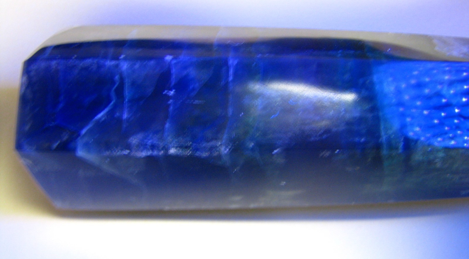 .9lb 5.25inchs GREEN/PURPLE FLUORITE TOWER (BLUE FLUORESCENT) BRAZIL #183