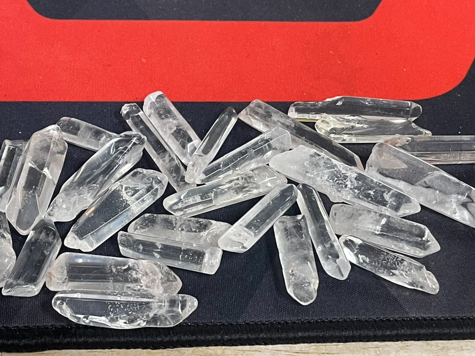 1/2 LB, 1/2 Pound Natural Clear Quartz Crystal Points Terminated Wand Healing