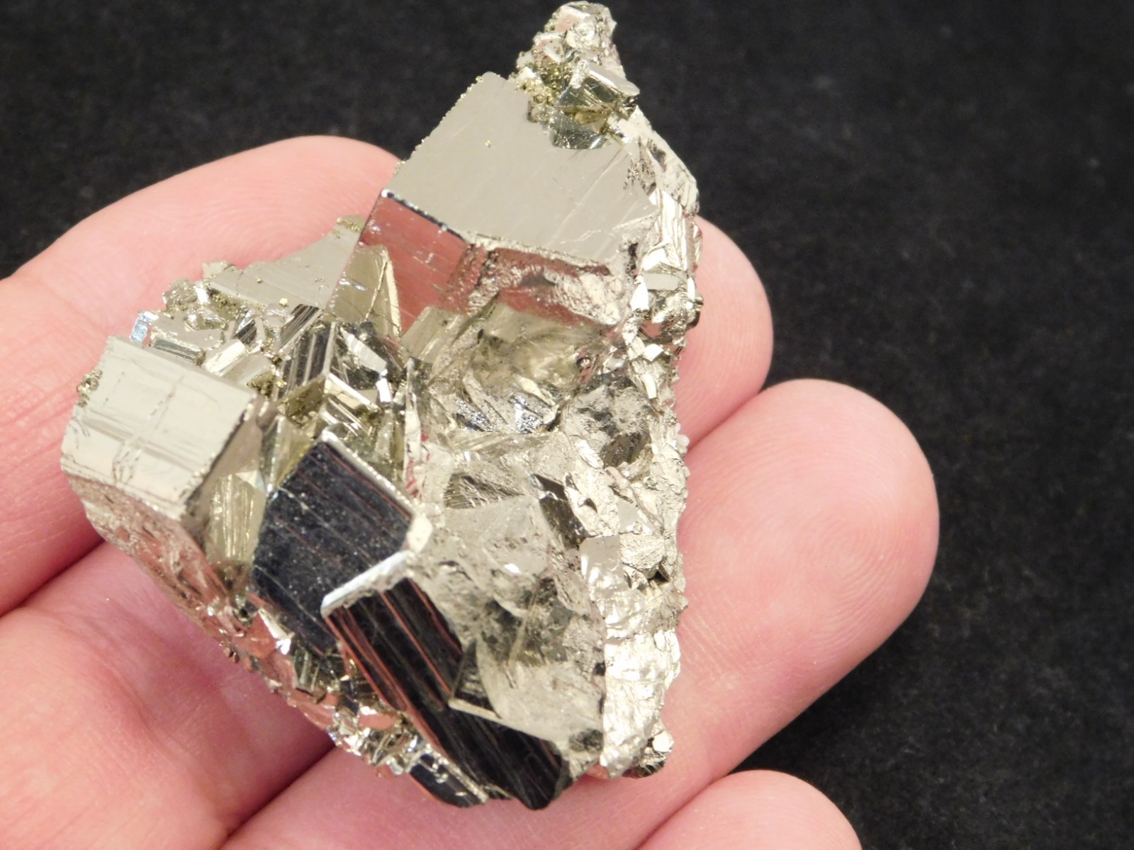 Smaller PYRITE Crystal CUBE Cluster! Nice and 100% Natural Peru 74.6gr