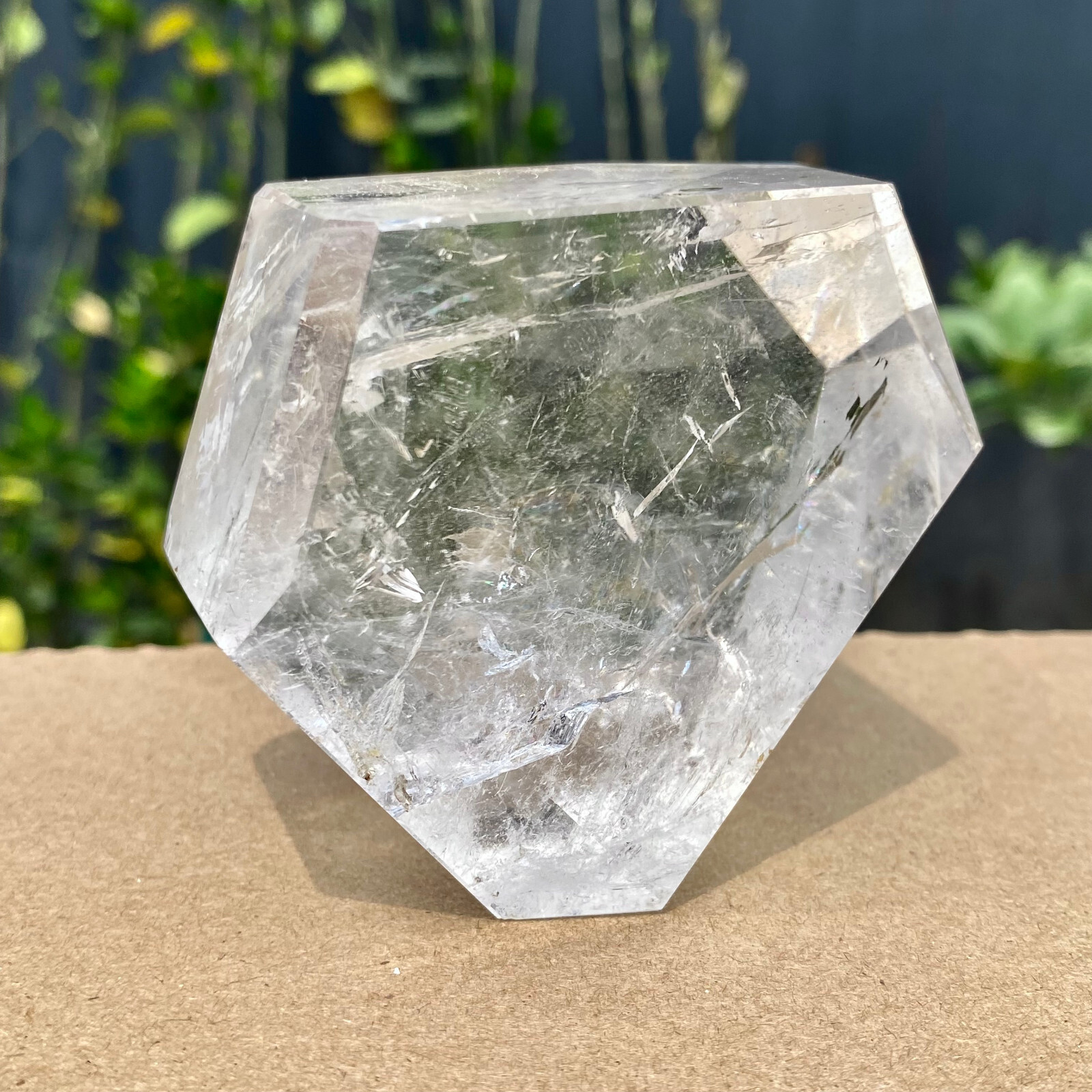 352G Natural clear white crystal raw stone free-form mineral specimen
