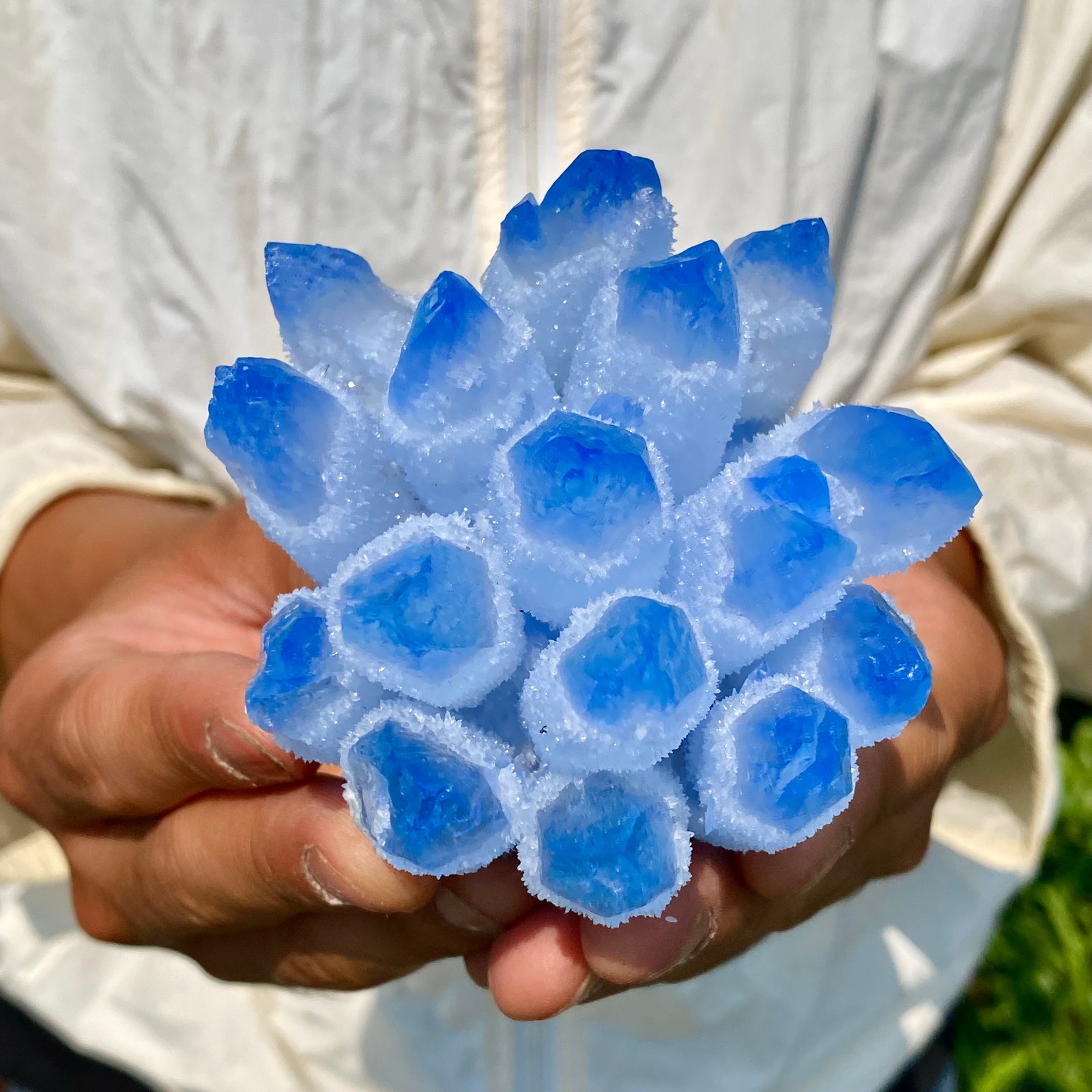 422G Newly discovered blue crystal cluster flower shaped mineral specimen