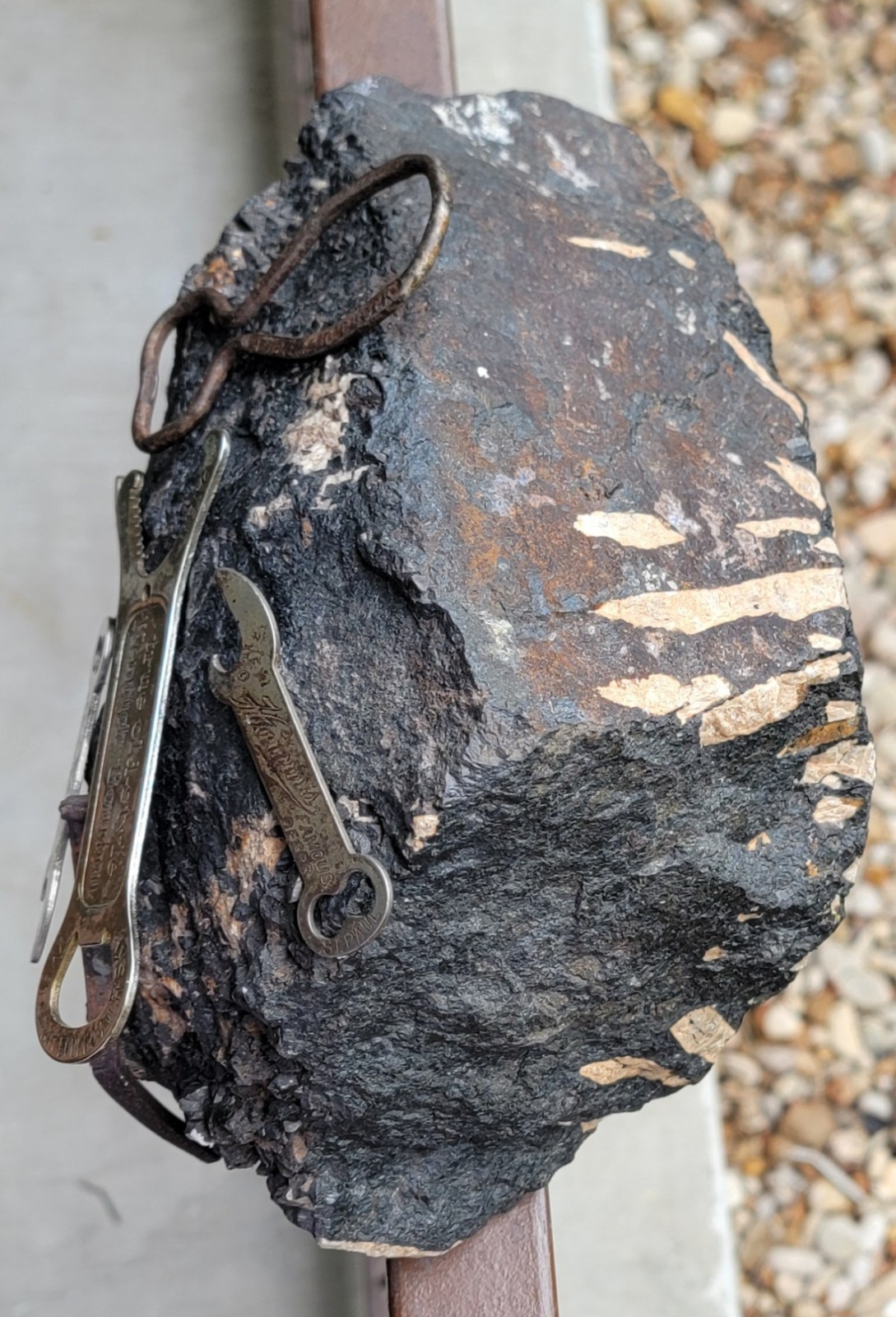 Large Naturally Magnetic LODESTONE (Magnetite) UTAH 26.5 LBS