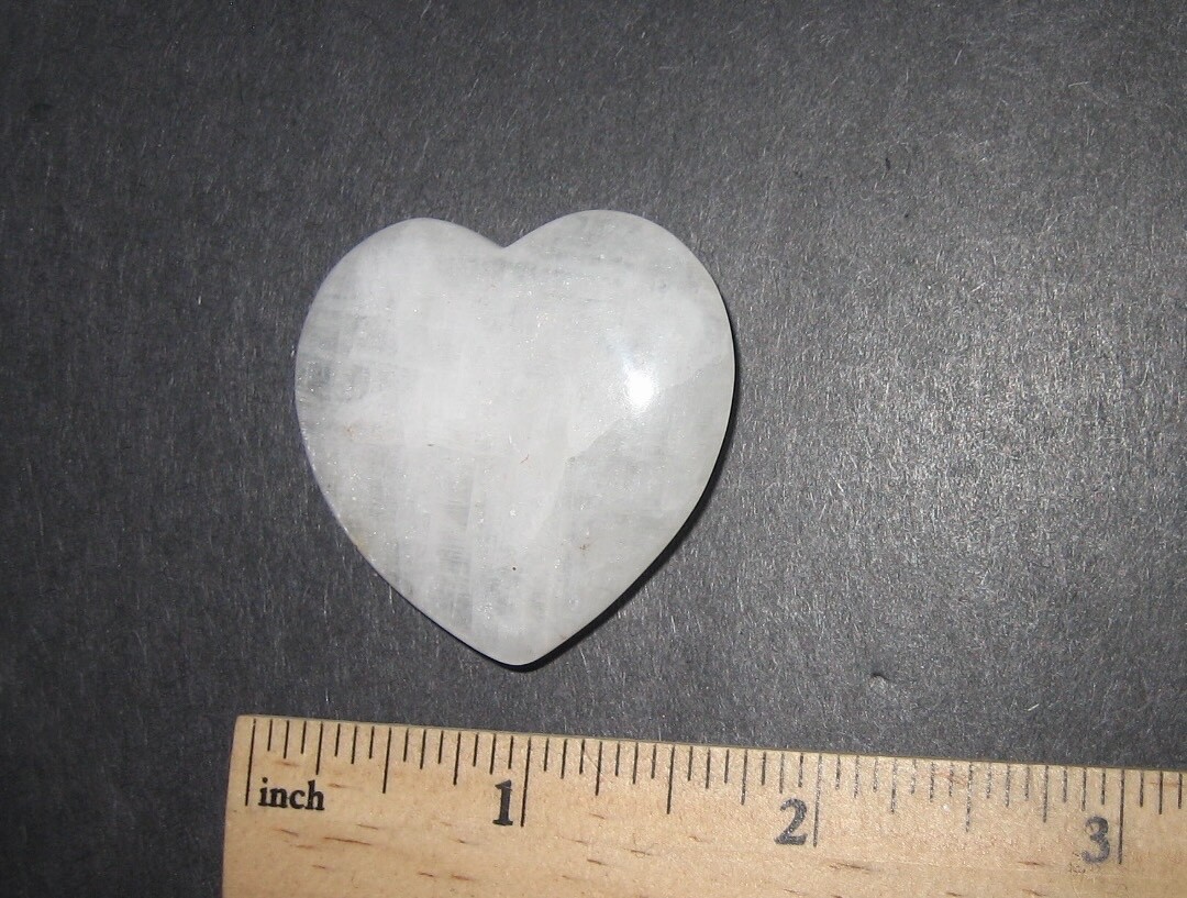 40mm HIGH QUALITY POLISHED NATURAL CRYOLITE STONE HEART GREENLAND ~ 29.1grams *1