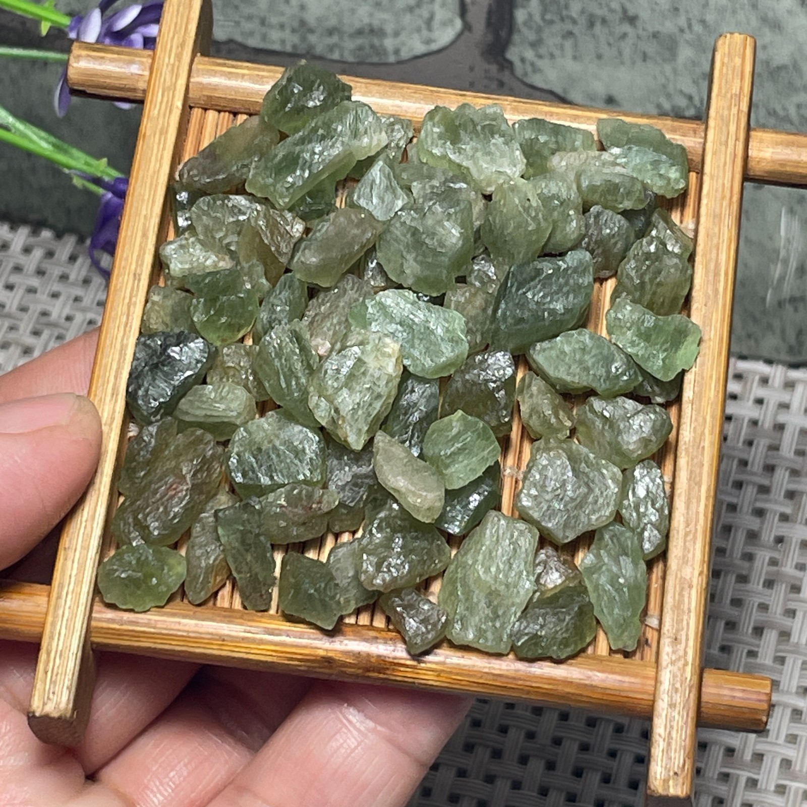 4-10mm Raw Green Apatite Stone – Natural rough Apatite from Madagascar 41g c606