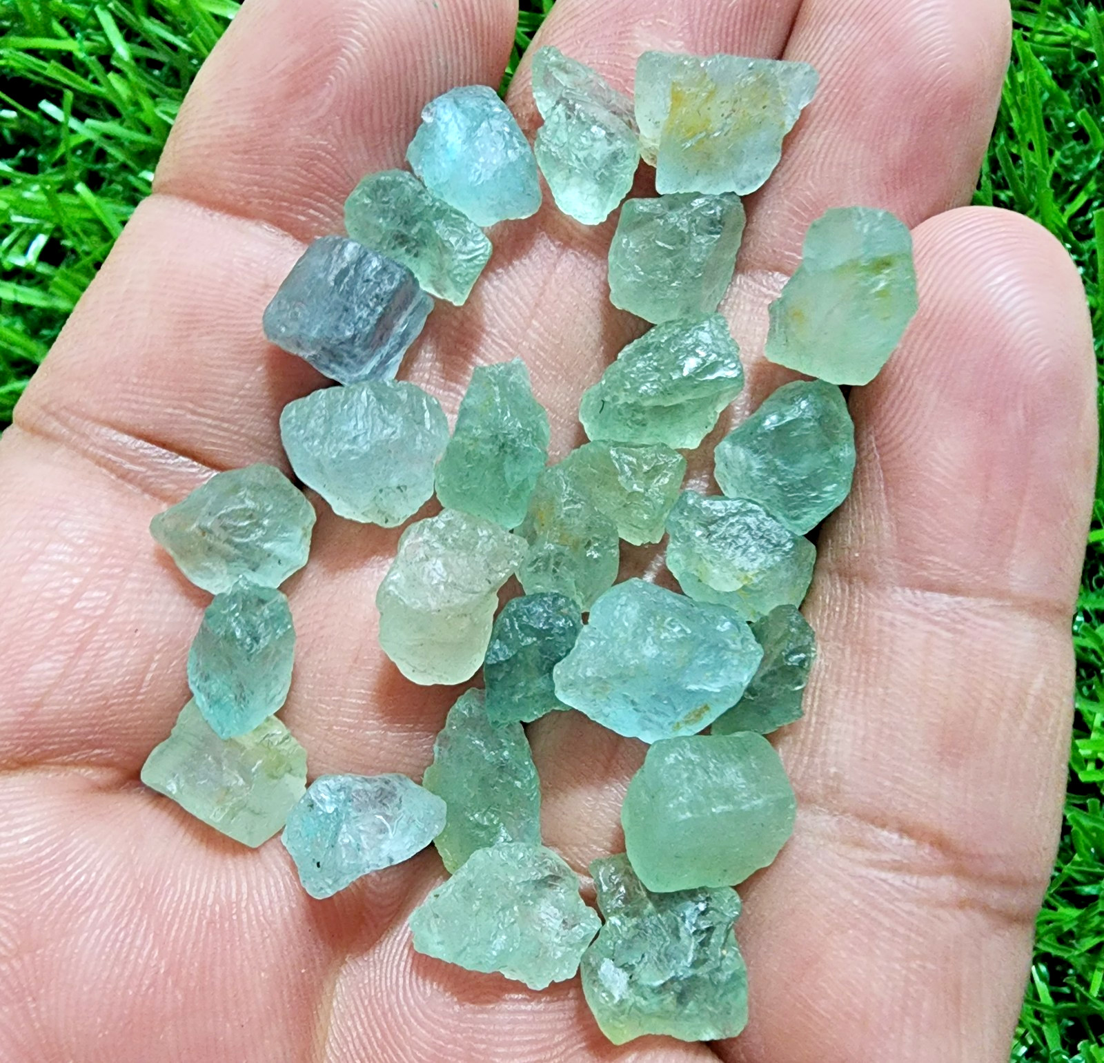 26 Pcs Natural Blue Aquamarine Rough Lot 8-12MM Crystals Jewelry Making Stones
