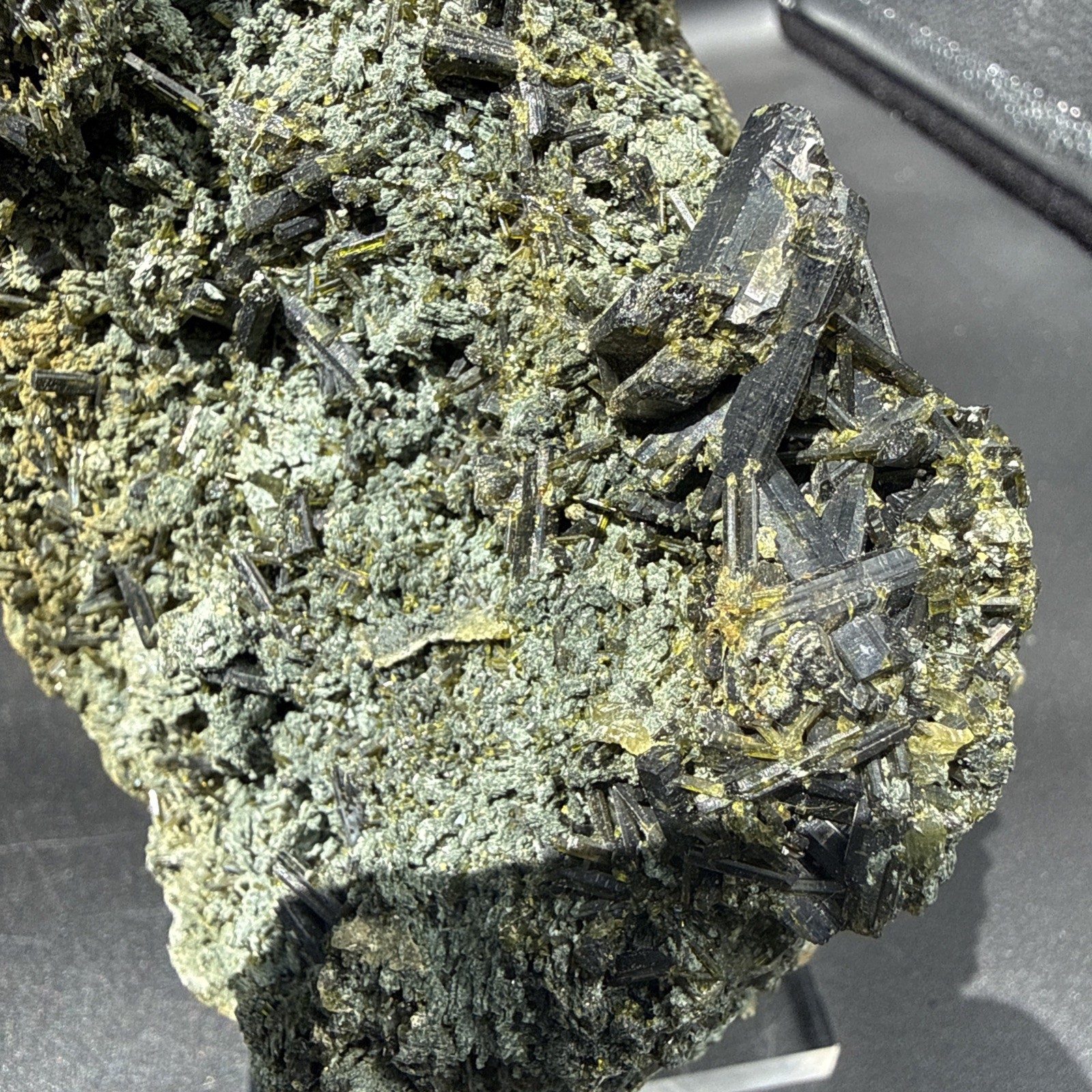 2.5 Lb Large Natural Epidote On Matrix From Pakistan. A+ Specimen,Minerals,Gems.