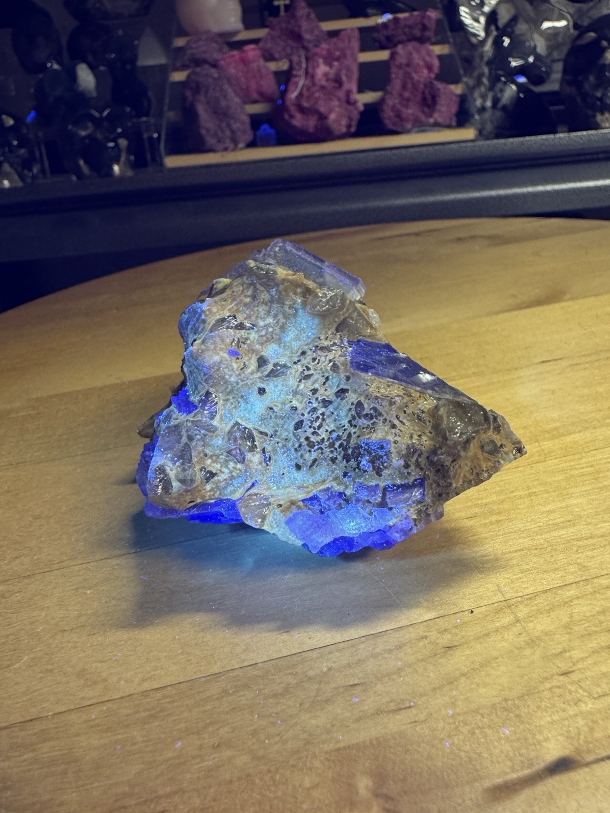 7118 Raw Fluorite Multiple Records Uv Reactive 2.0”T 2.3”W 3.4”L Wt. 10 Oz.