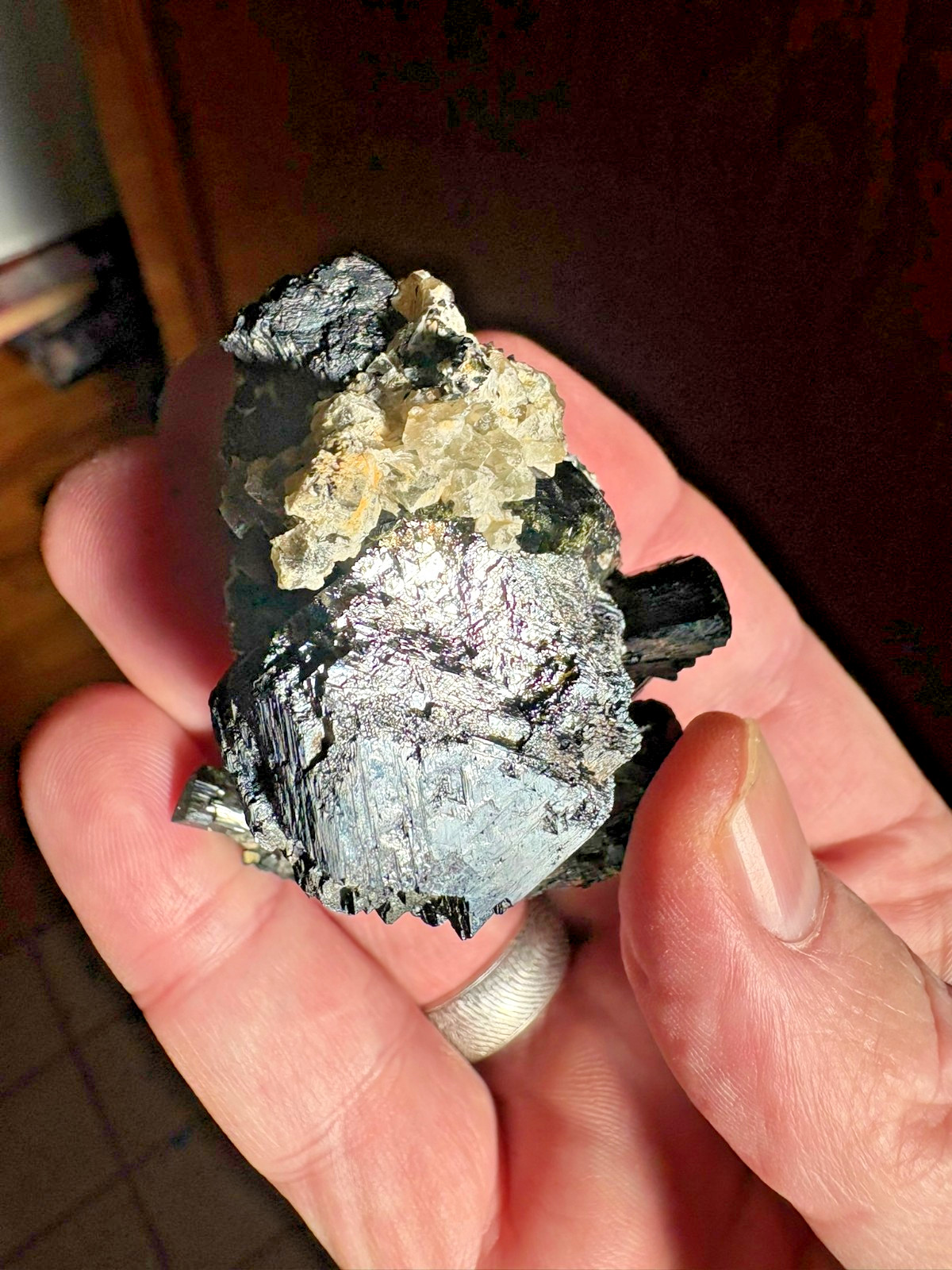 Magnetite, complex crystal, on Epidote, Cerro San Cristobal, Canete, Peru