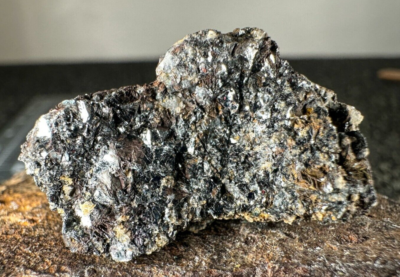 ➤8 PC LOT – Malachite-Azurite-Barite-Hematite-No ID Rutile?- GRAPHIC MINE NM➤882