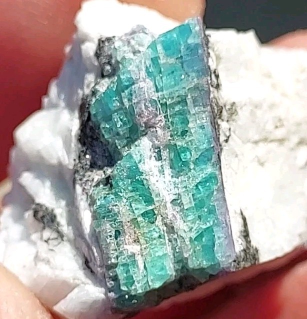 GEM PARAIBA CUPRIAN BLUE PINK TOURMALINE COPPER BEARING BATALHA MINE BRAZIL