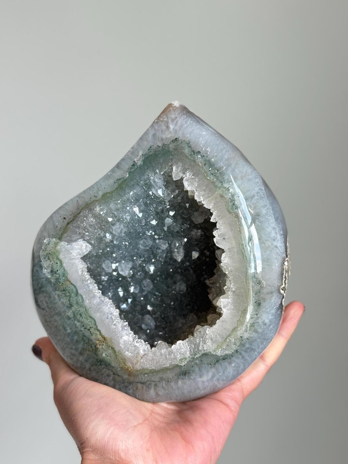 Uruguayan Quartz Flame Geode Mineral Specimen Standing Crystal Cluster A12