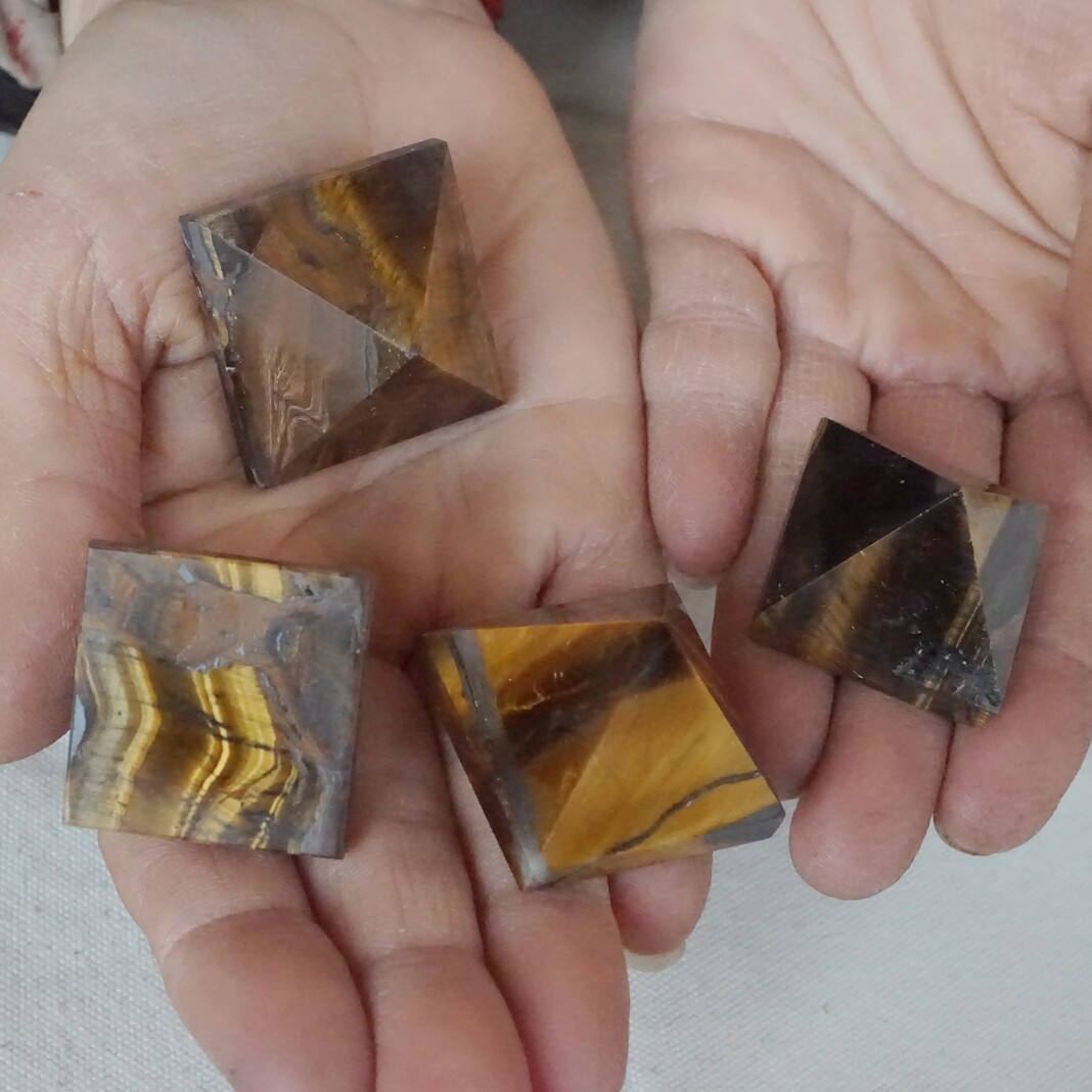 0.5LB 10Pcs Natural Tiger Eye Quartz Crystal Pyramids Points Polished Healing