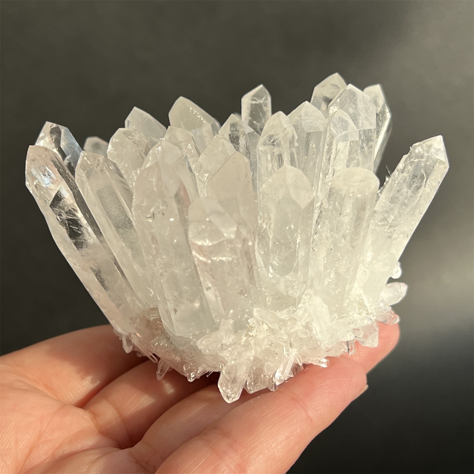 Top Fine Clear quartz cluster crystal fine cluster specimen Random 200g+ 1pc