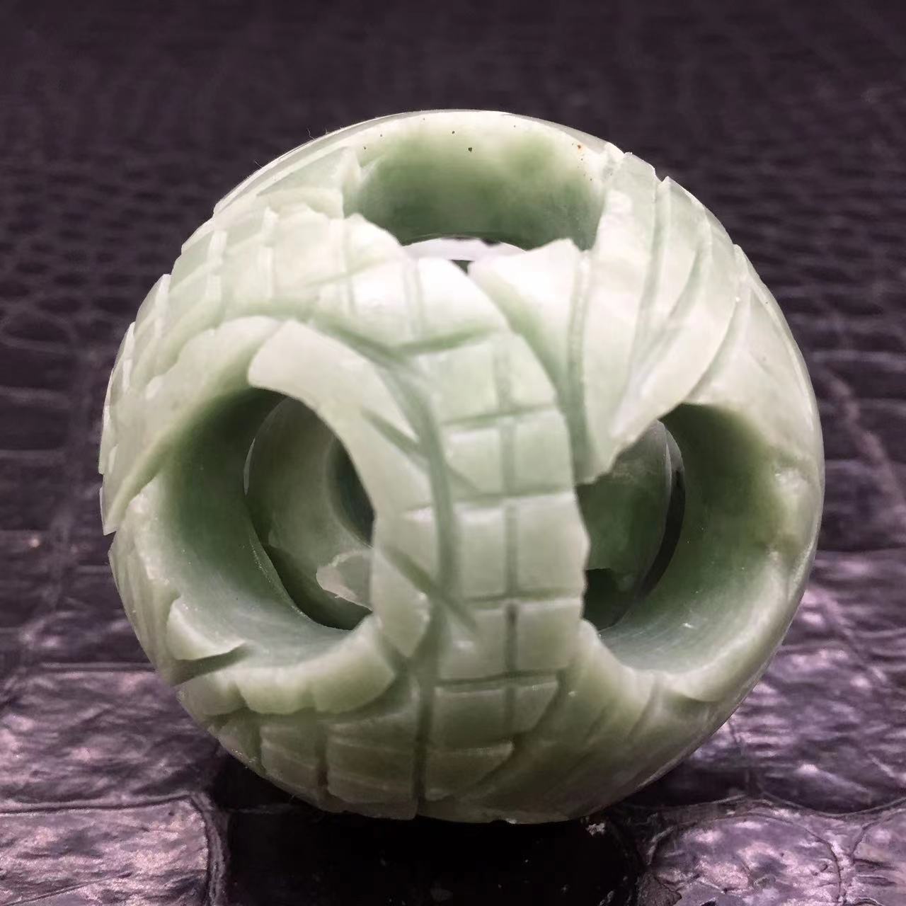 Natuaral XIU Jade Quartz Sphere Crystal Exquisite Ball Magic Healing Decorat 1Pc
