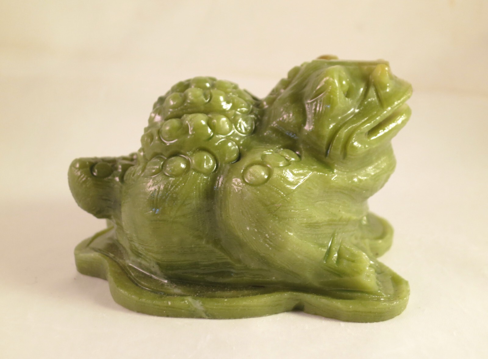 3.6″ GREEN SERPENTINE Carved and Polished TOAD/FROG – PERU