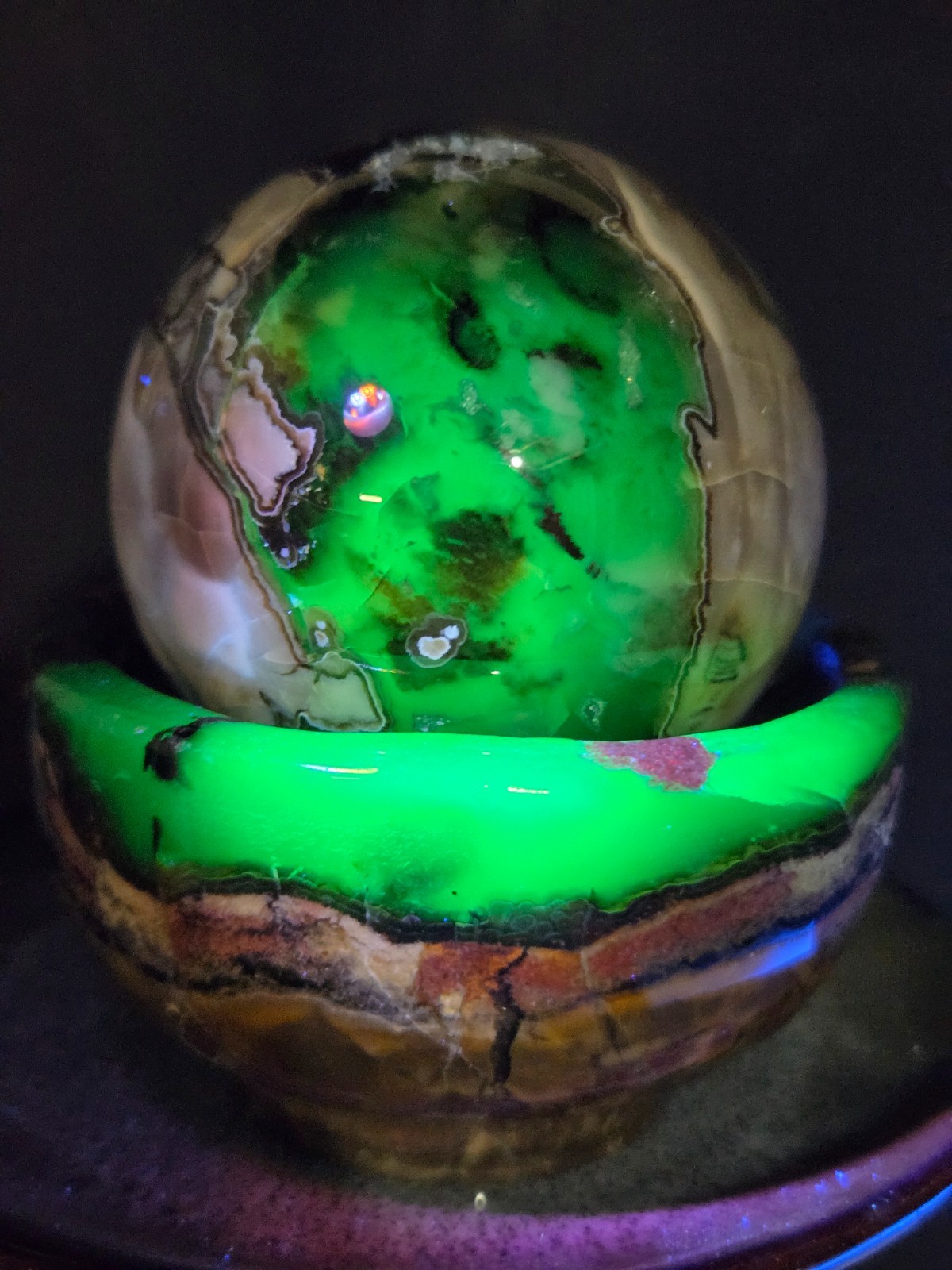 Set of (2) UV Reactive Football Agate dish/holder & Volcano sphere! G15