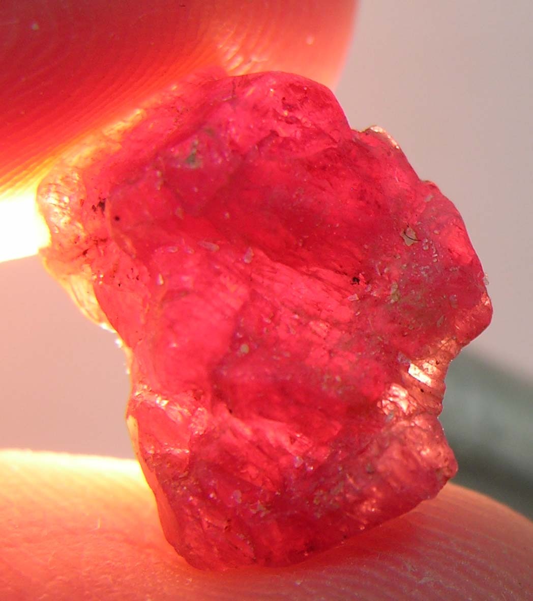 10.50ct Vietnam 100% Natural Fluorescent Red Octohedron Spinel Crystal 2.1g 14mm