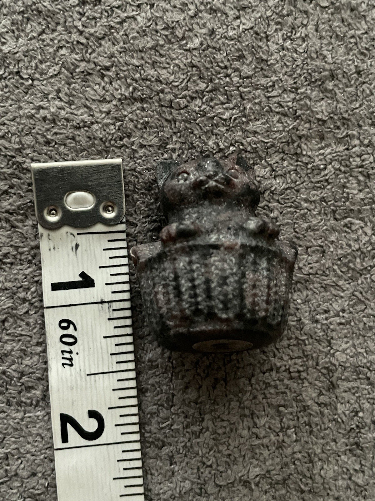Firework Garnet Crystal/Gemstone Mini Cat in Cupcake Carving 1 1/2″ x 1 1/4 35G
