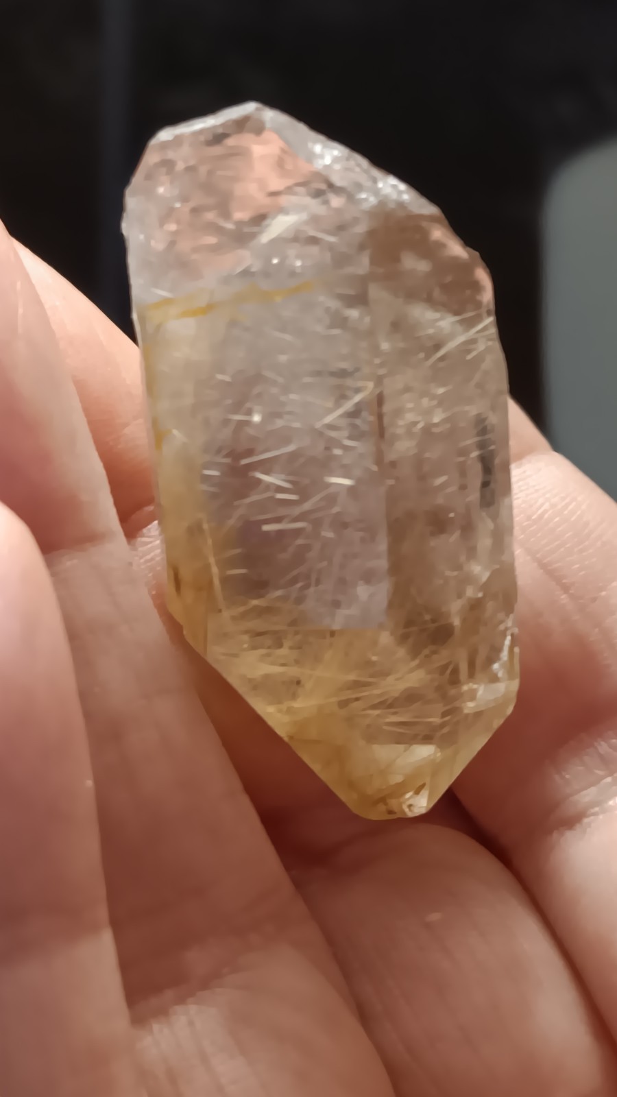 GREAT CRYSTAL WITH NICE POINTS PLUS STRIATIONS MEASURES APPROXIMATELY 1 5/8″