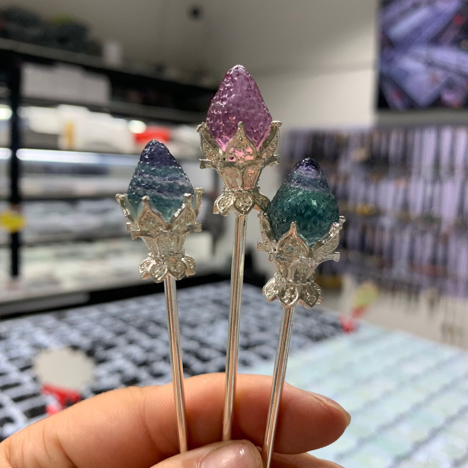 5pc Natural fluorite carved strawber hairpin quartz crystal reiki healing random