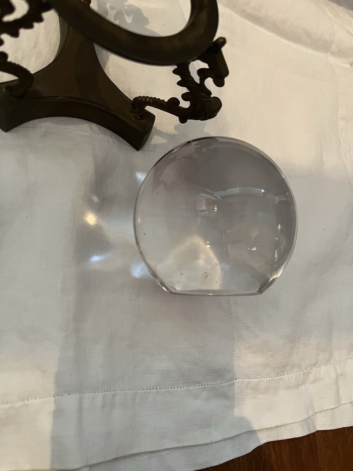 Clear Crystal on Vtg Dragon Stand No Chips Not Round has Flat Bottom 3″