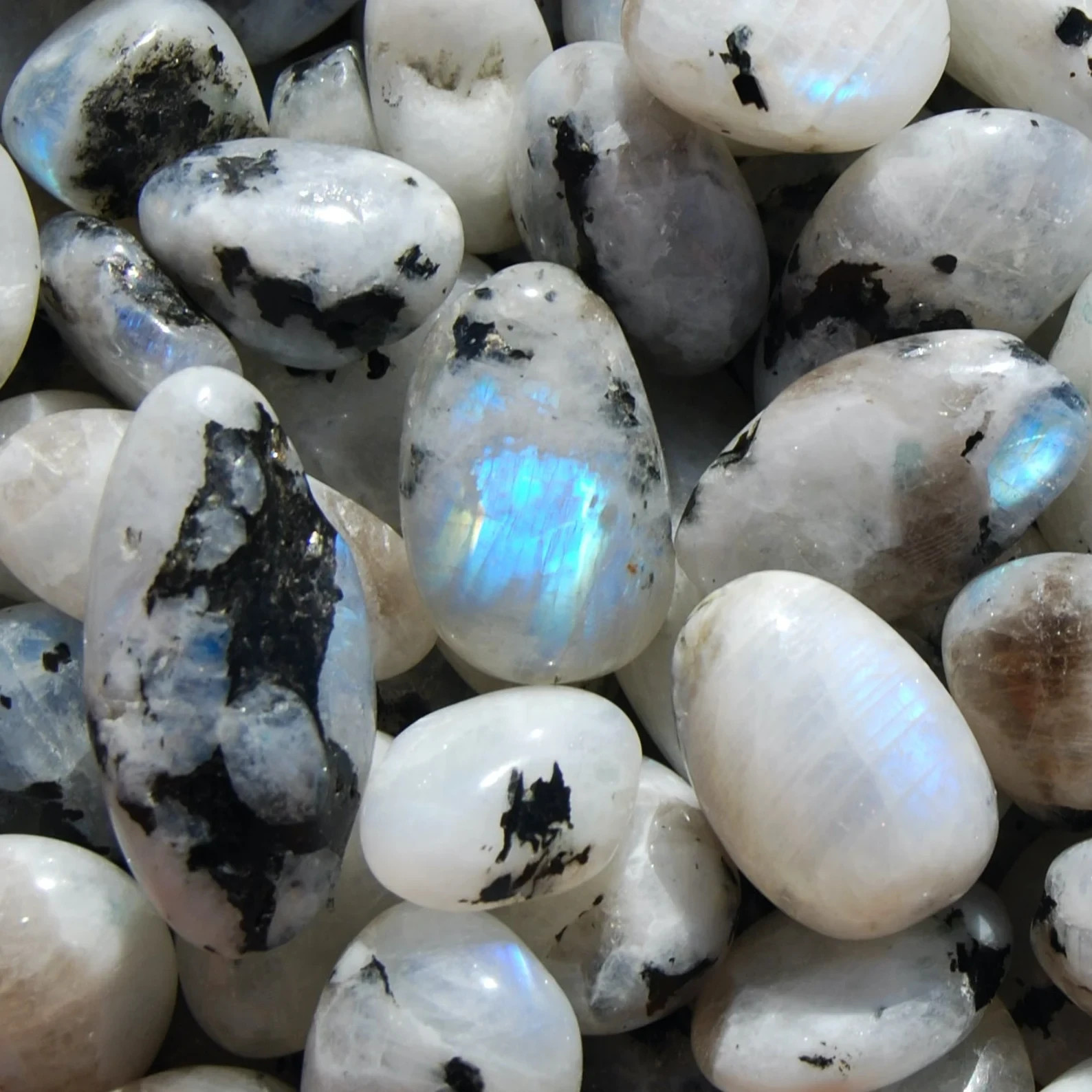 3pcs Black Rainbow Moonstone Tumbled Stones Palm Stone Worry Stone Art Display