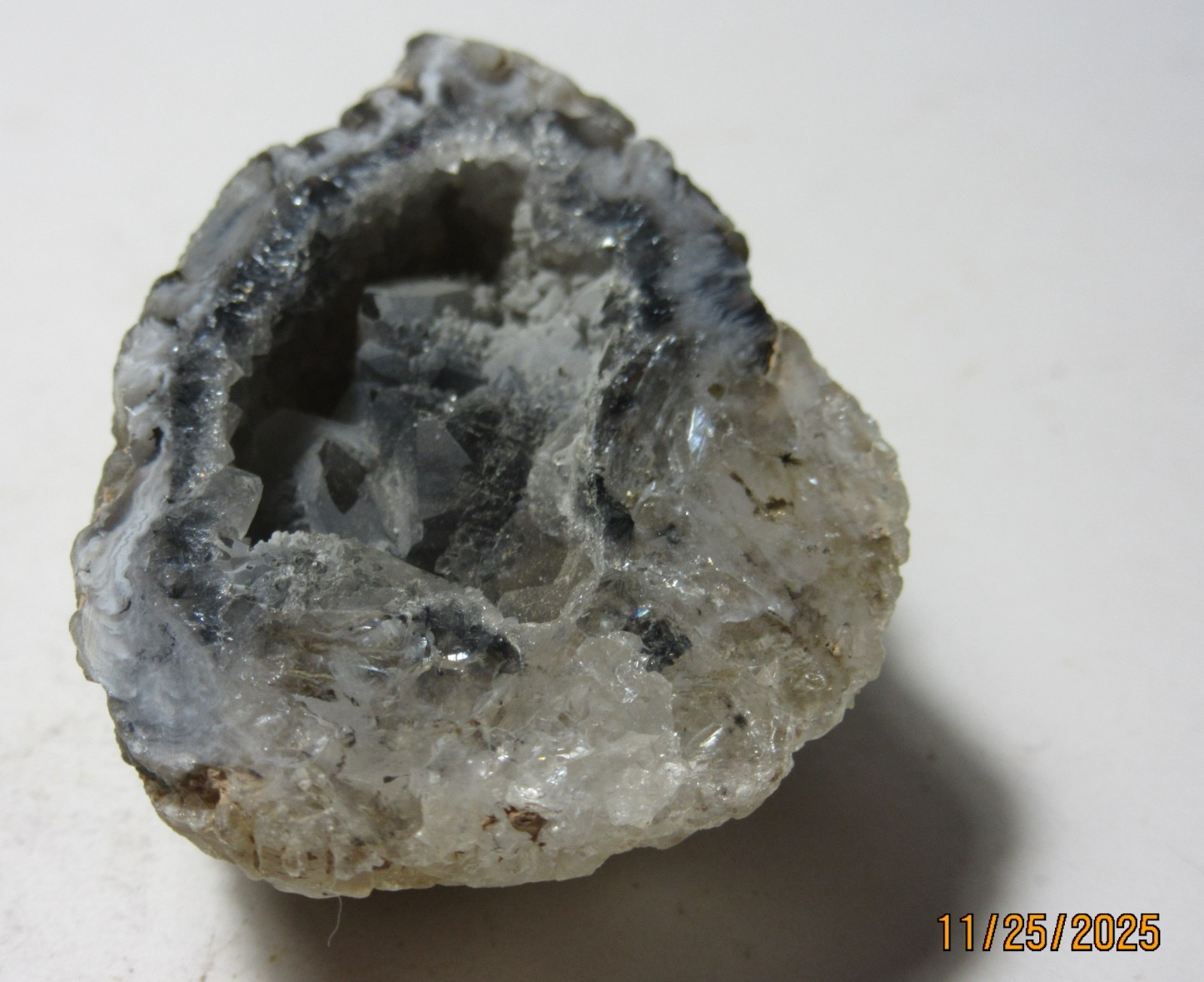 Mexican Agate 1 7/8″ Geode with Quartz Crystals Collectible AMGC-1.8