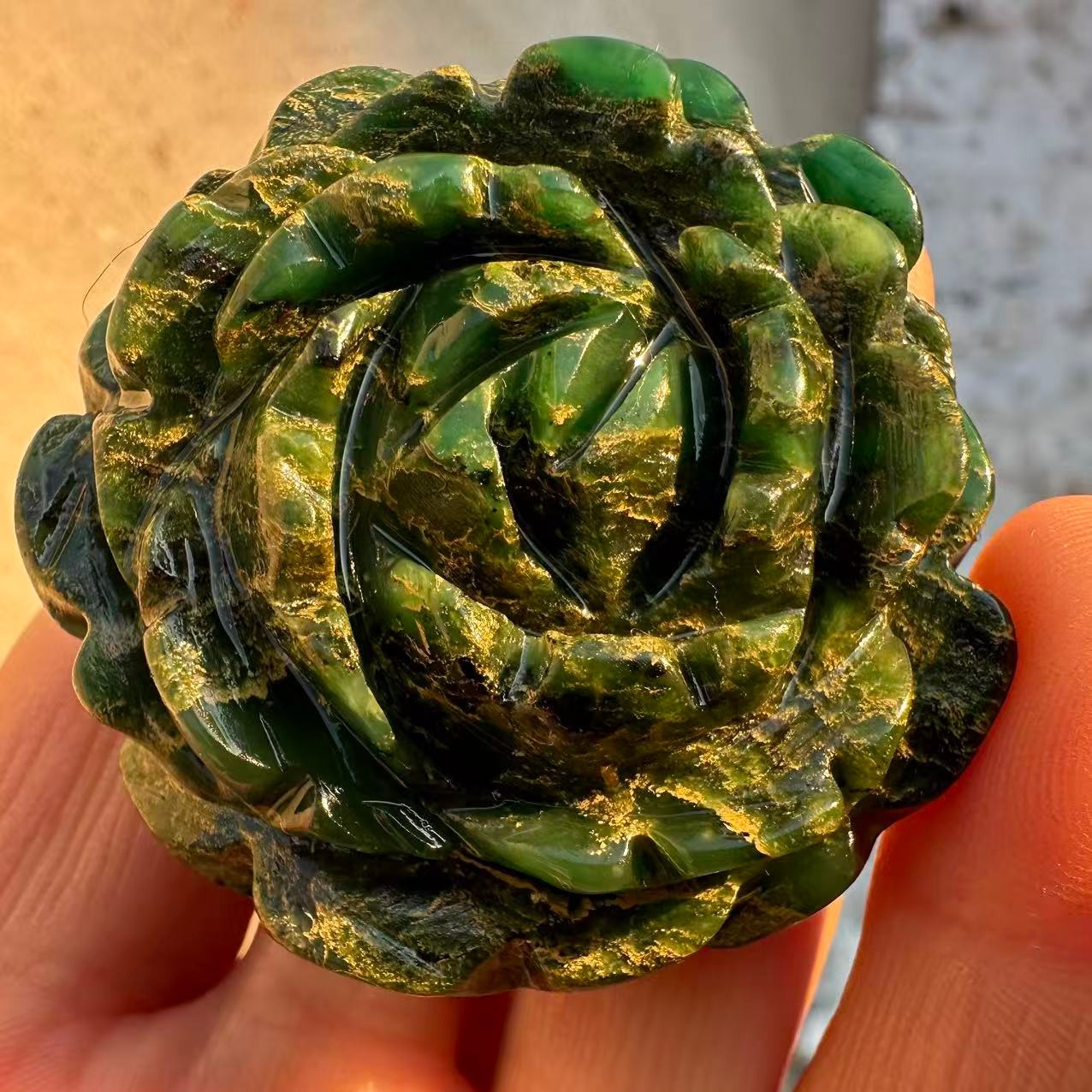 1pc Natural Emerald Quartz Carved Flower Skull Crystal Reiki Gift