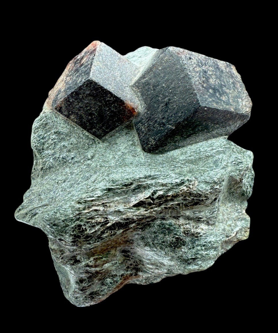 Almandine Garnet In Schist : Zillertal . Tyrol , Austria 🇦🇹