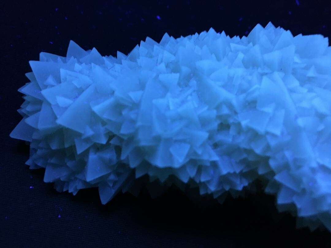 KB: BRIGHT!! FANTASTIC! CALCITE XLS. SW FL. YELLOW/WHITE SW & PHOS. FROM SPAIN