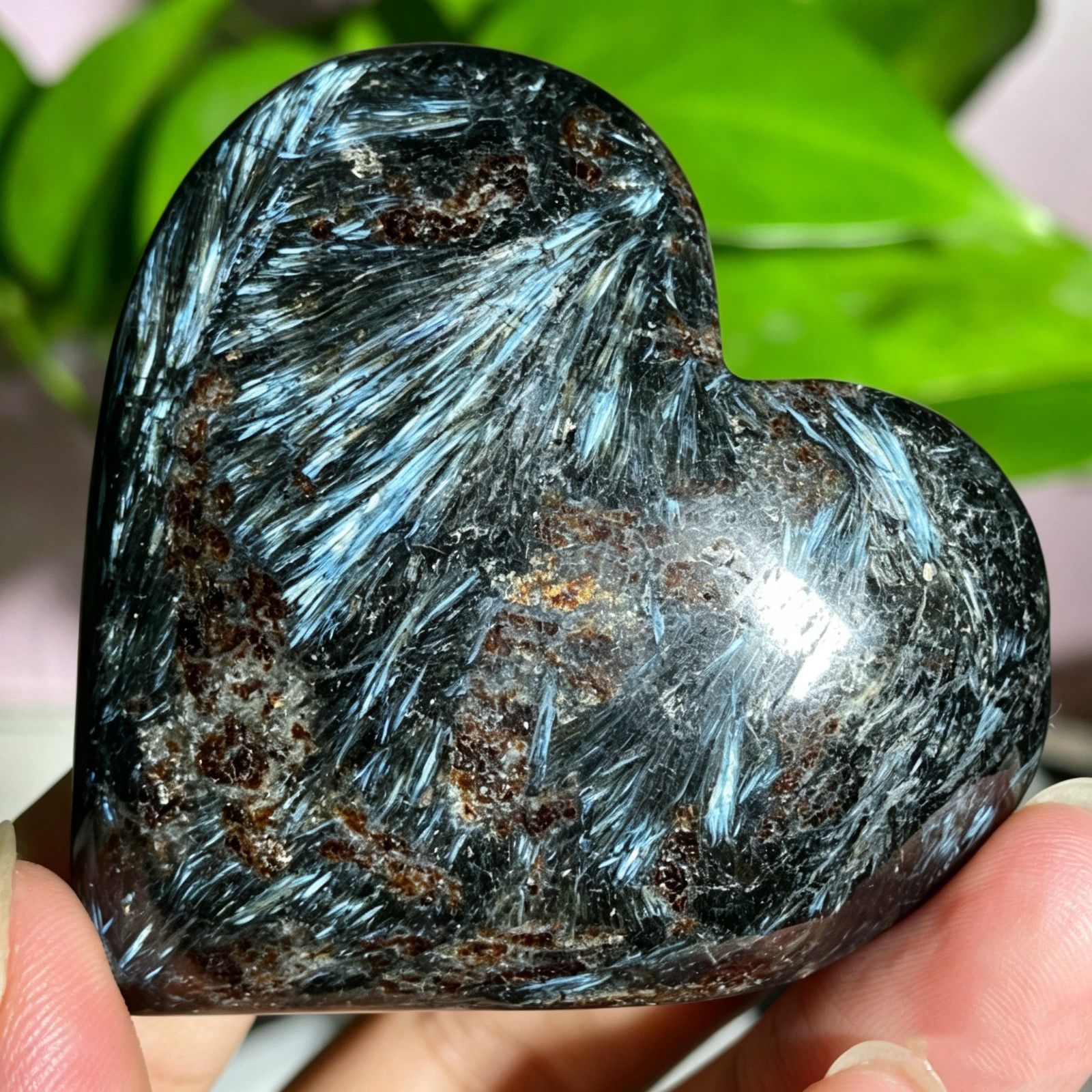 Arfvedsonite Heart Palm Stone 7-8cm Natural Firework Flash Crystal