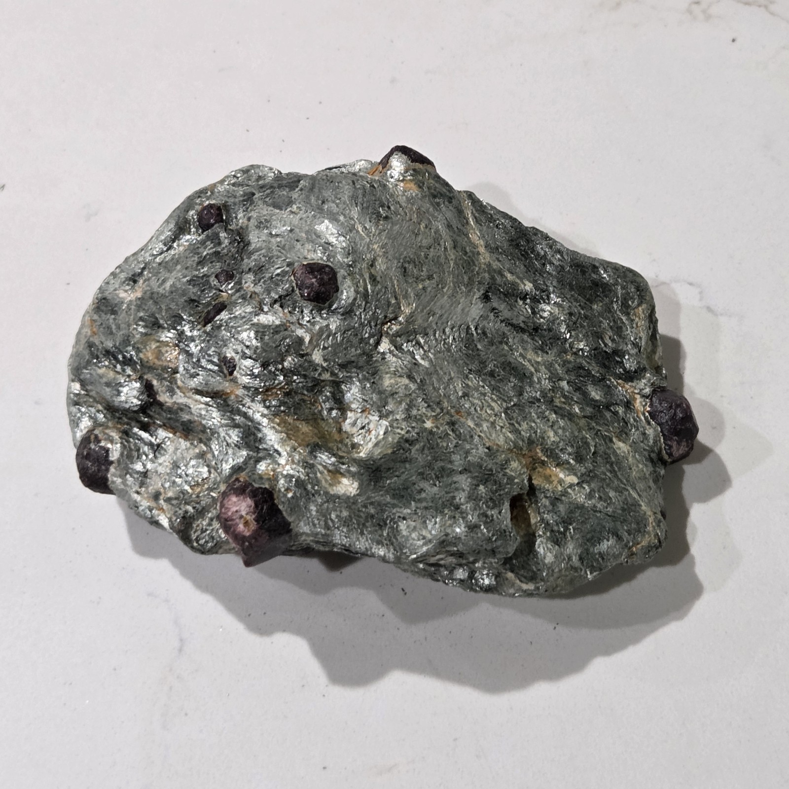 Magnetite Crystals Large in Loadstone Natural 465g, 4.5 inch. Pre-owned