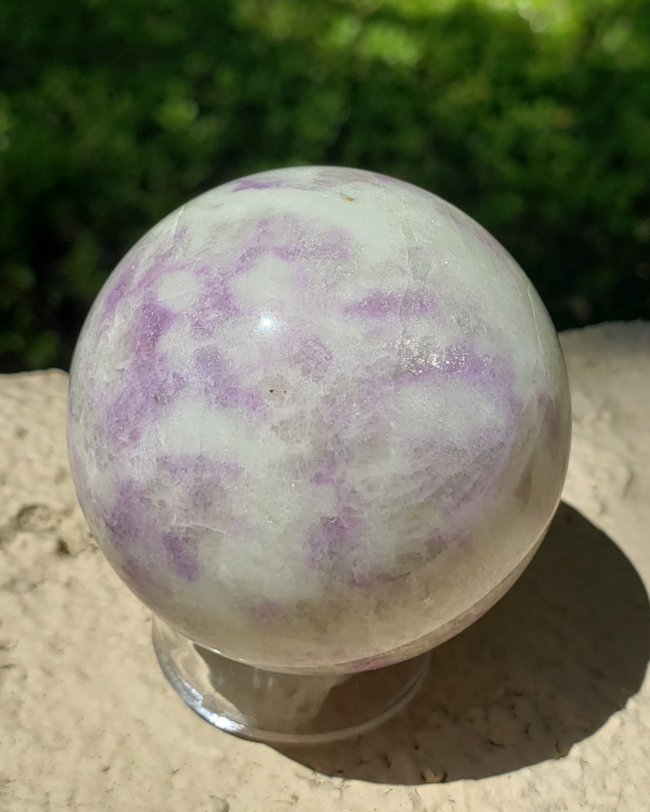 1.95″ Hackmanite Mineral Sphere Orb Ball STRONG UV, 186g or 6.56 oz