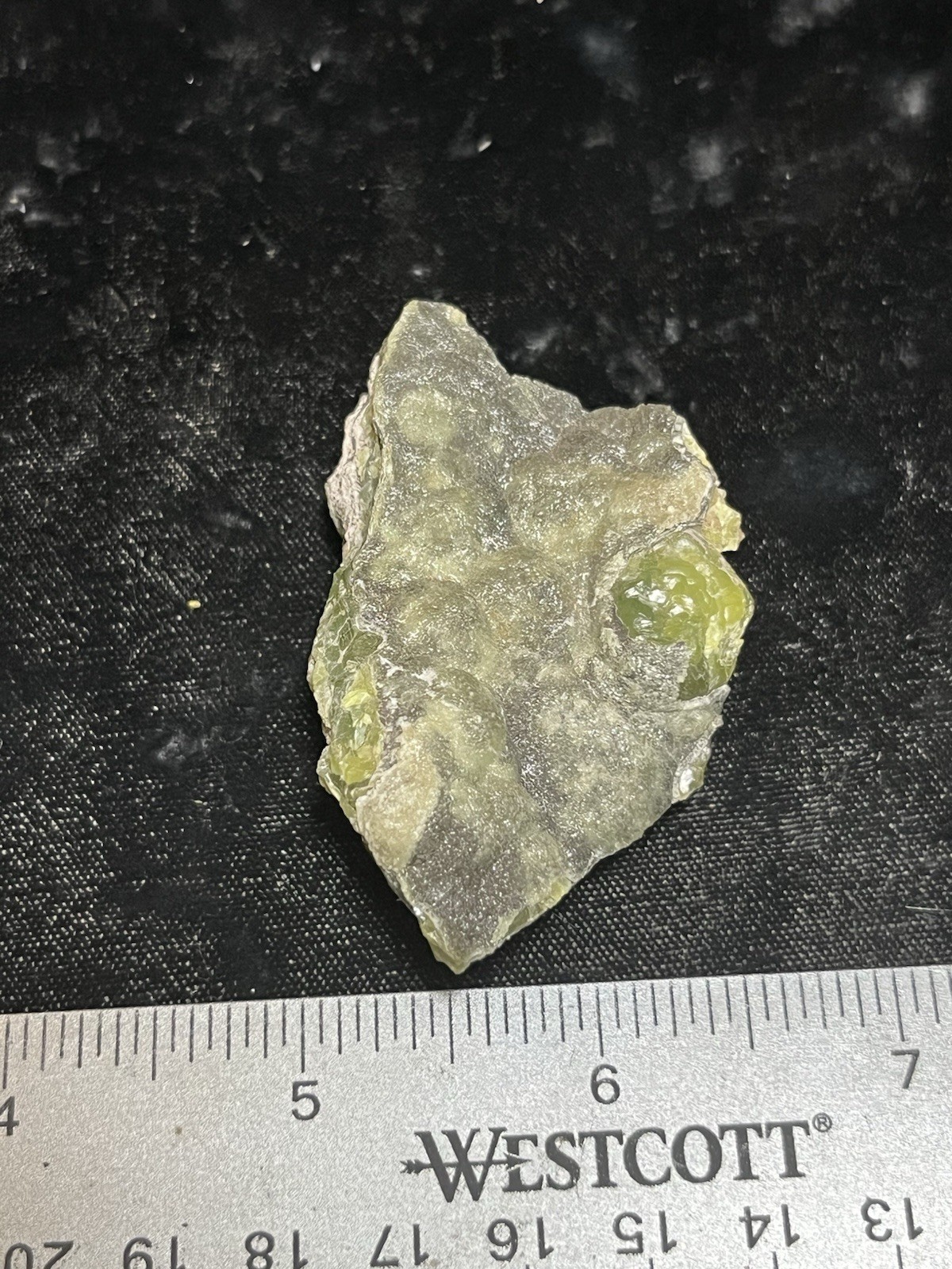 79 Mine Green Cuprian Smithsonite 90g Gila County Arizona Old Stock Gemstone